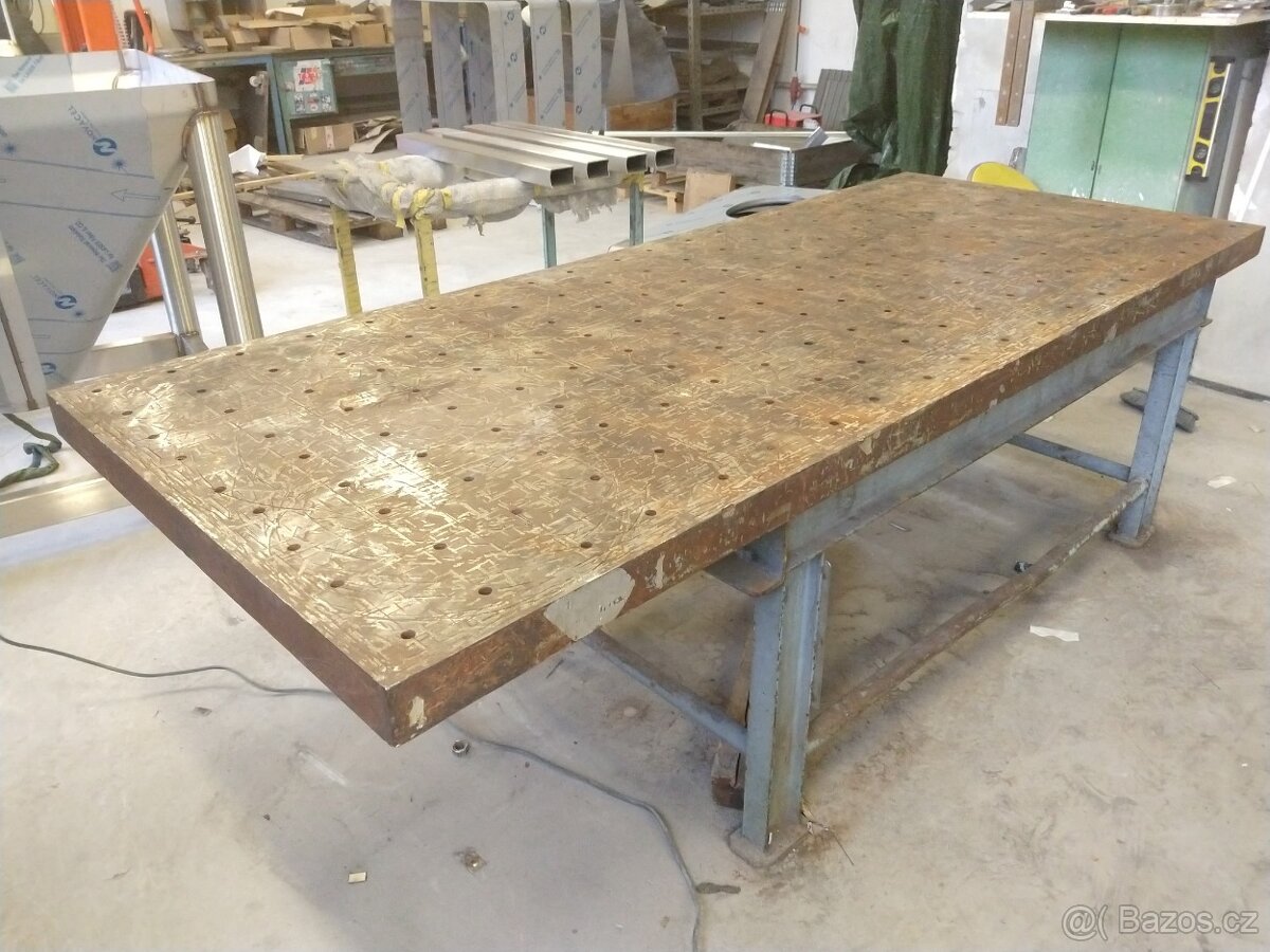 Svařovací stůl, plotna