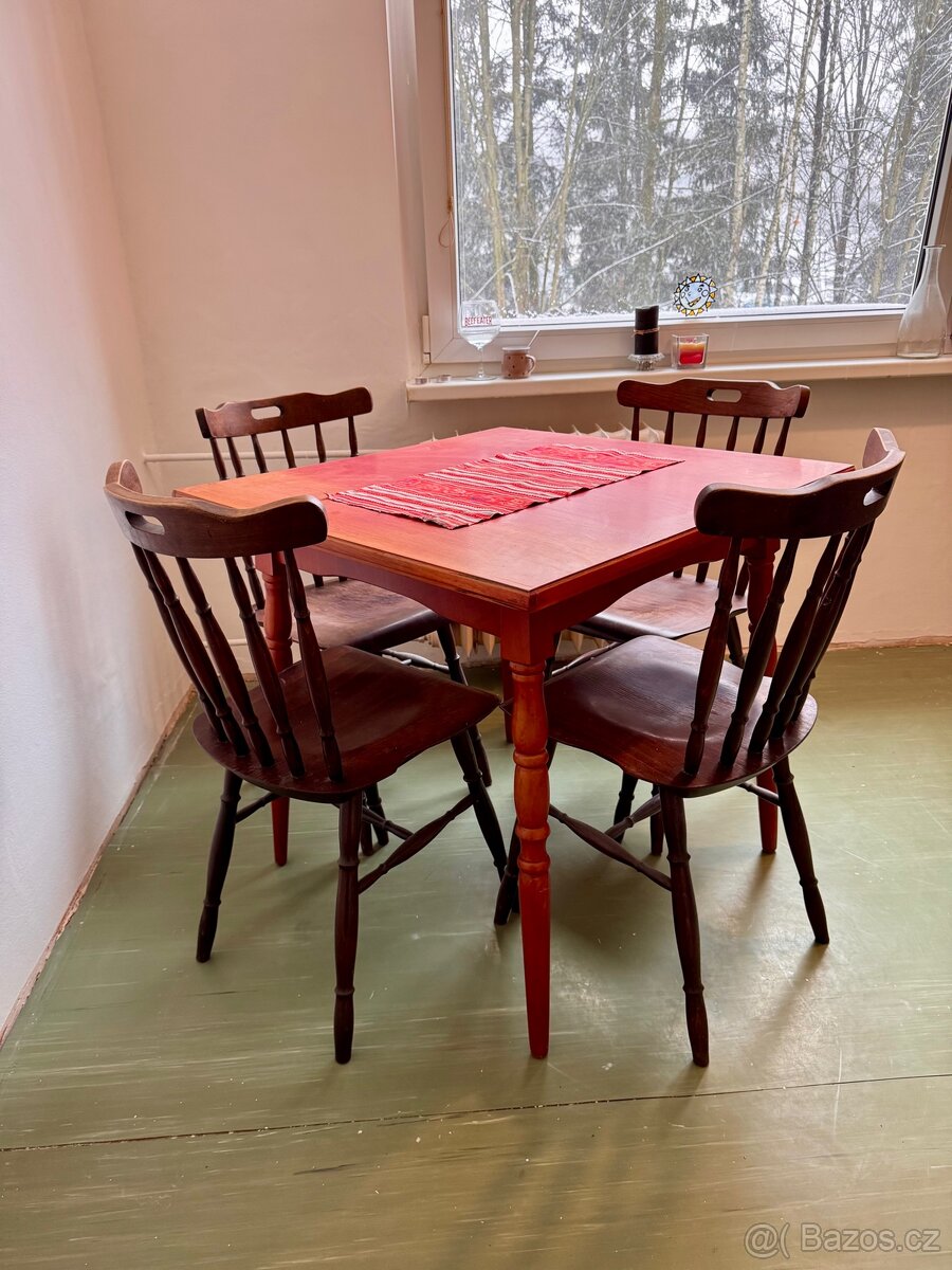 JÍDELNÍ STŮL + ŽIDLE