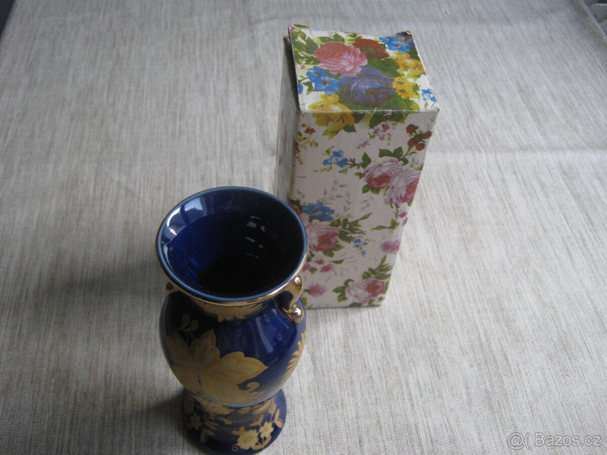 Váza malá modrá kobaltová, zdobená (zlacená)