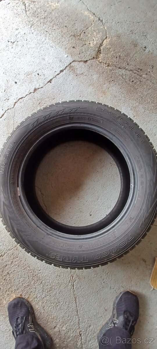 Prodám zimní pneu Nokian tyres