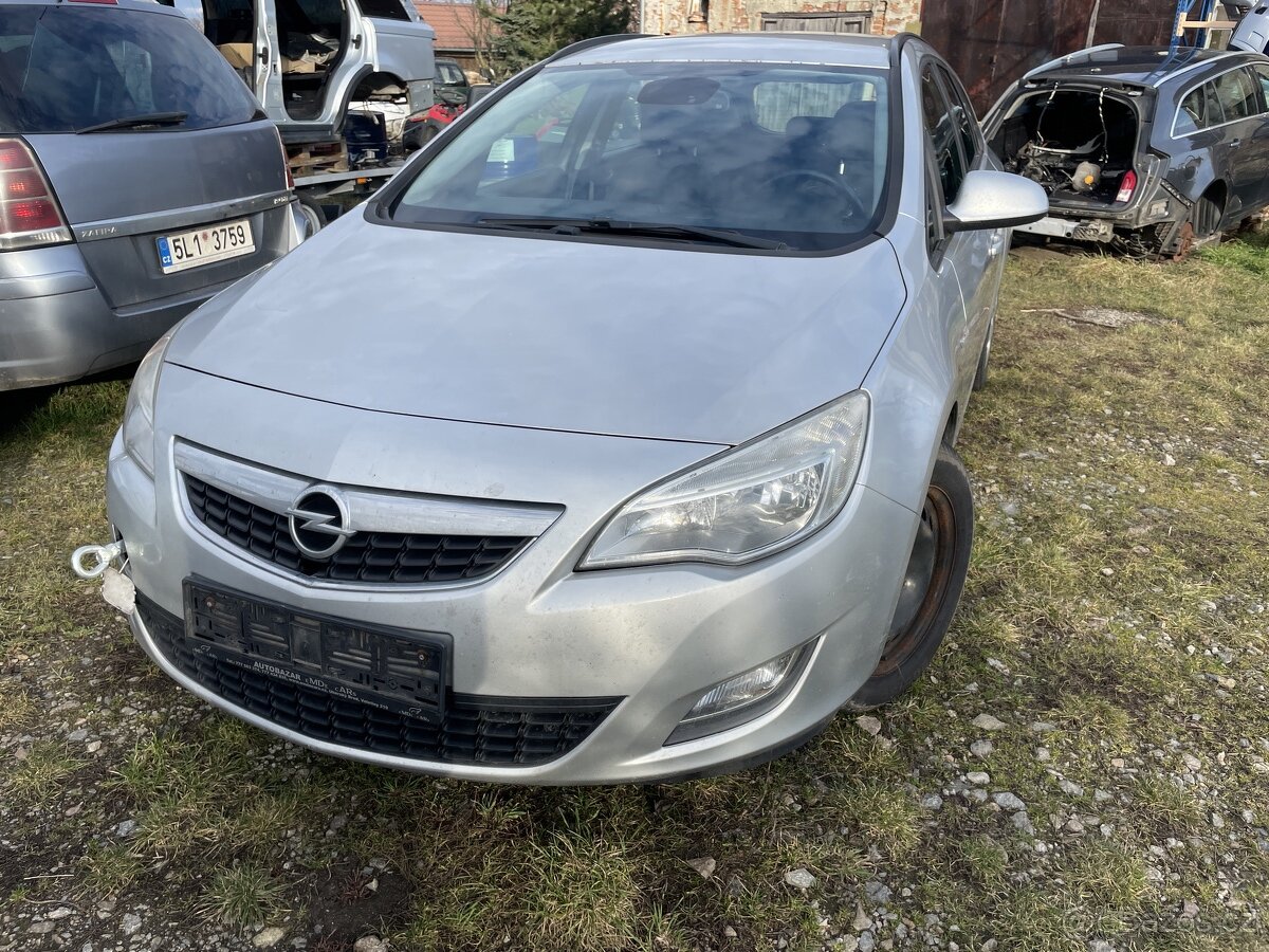 veškeré díly opel astra J 1.7cdti 81kw 2011
