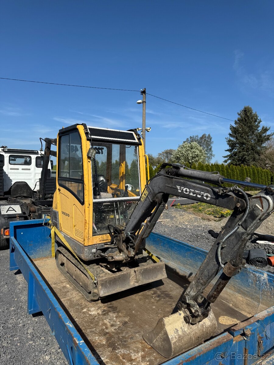 Minibagr Volvo EC15 B 1,6t