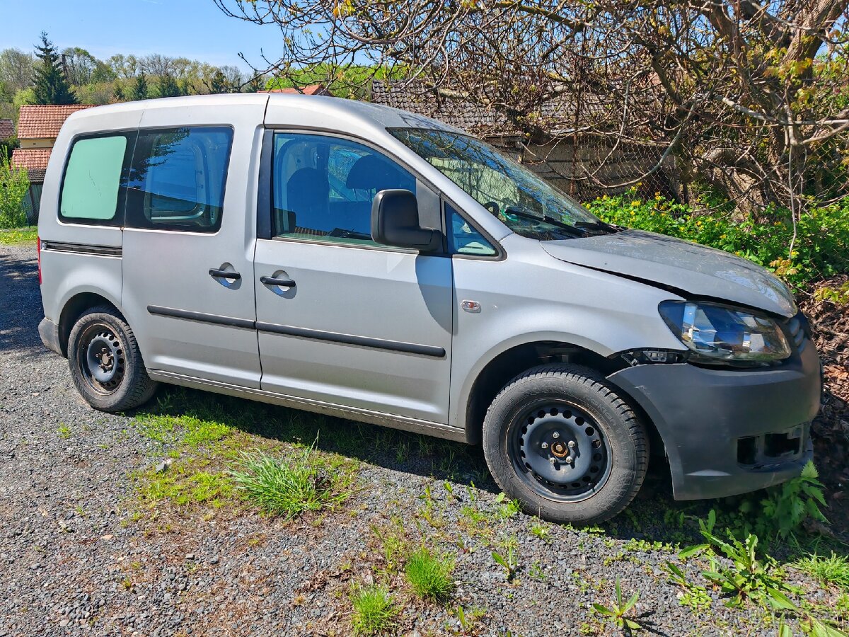 Vw Caddy 1.6tdi, r.v. 2014, bourané.
