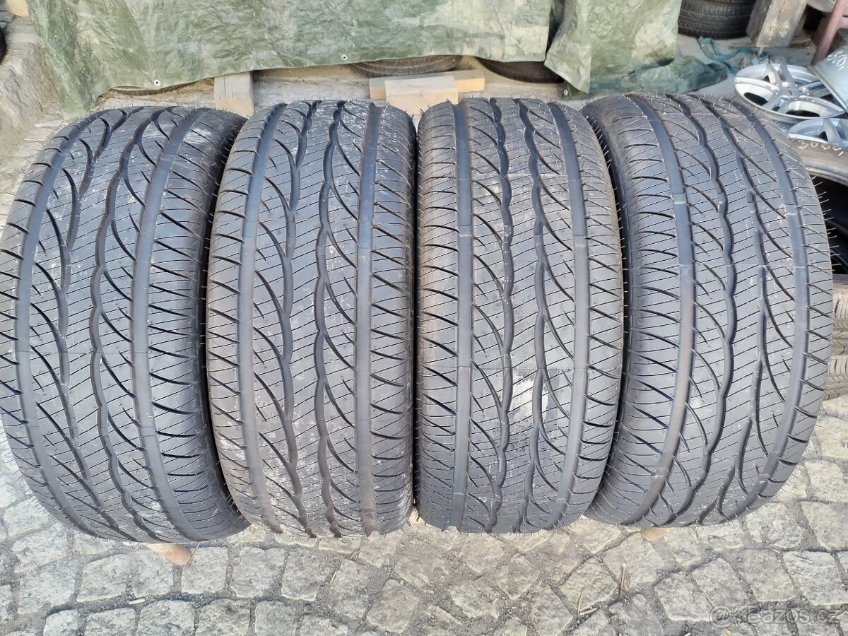 275/55/17 letni pneu DUNLOP 275/55 R17