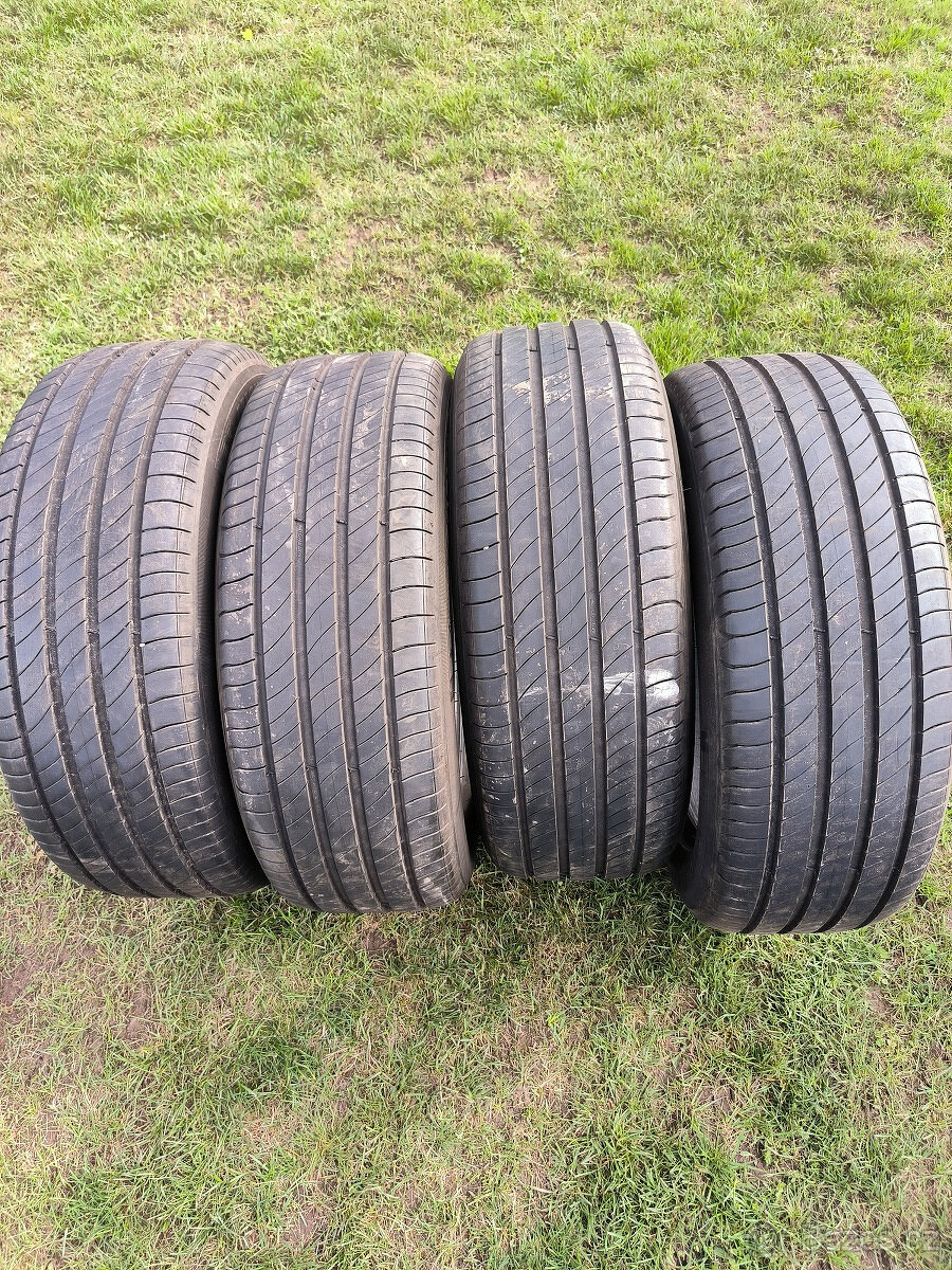 4 letní pneu 215/55/17 MICHELIN