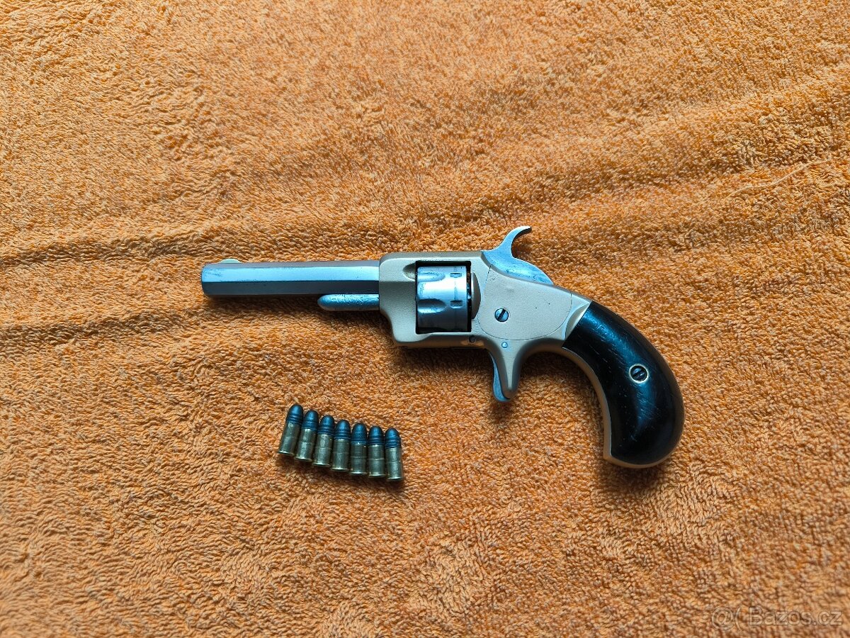 Historický revolver Whitneyville Armory SA . 22short
