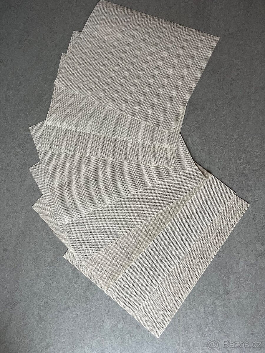 8x zánovní Ikea plastové prostírání FLYGFISK 38x30cm