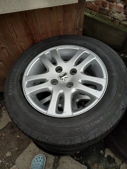 Alu kola Peugeot 4x108 r15 letni pneu