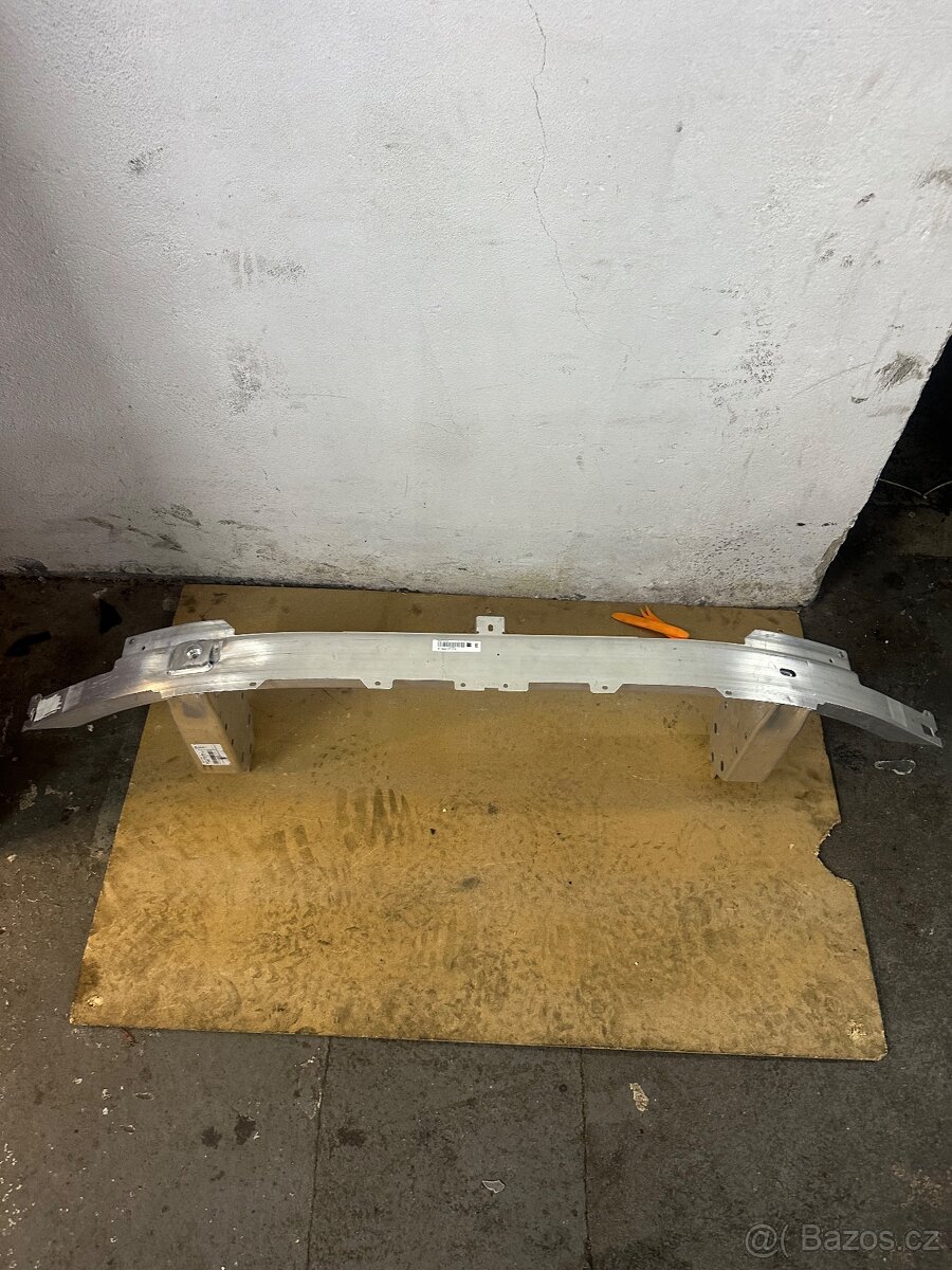 Výstuha předního nárazníku BMW G30, číslo dílu 51117385288