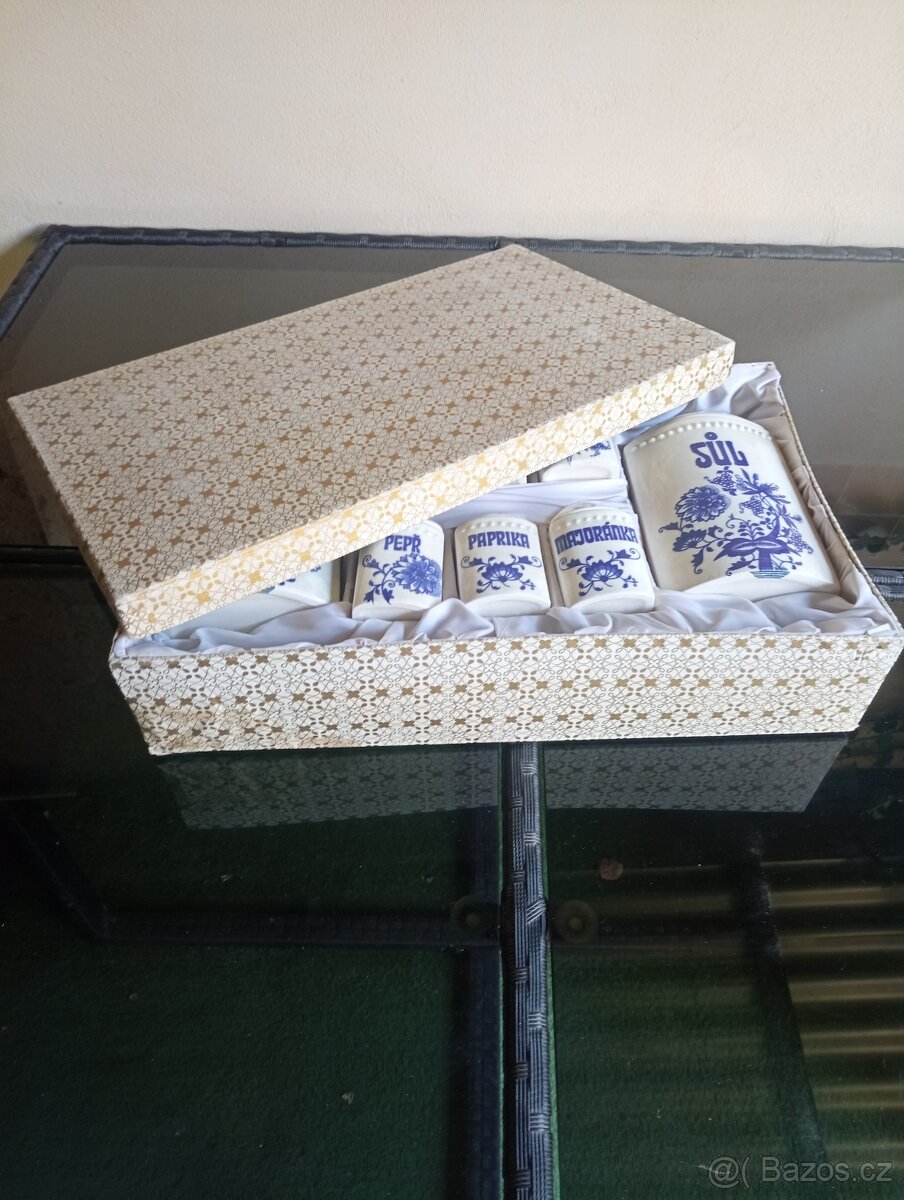 Starožitný porcelánový set