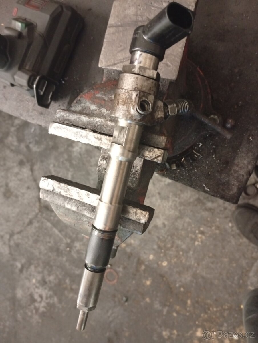 Koupím vstřikovač 1.6 TDI cayc 77kw