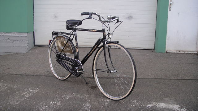 Peugeot 1990, pánské, černá perleť