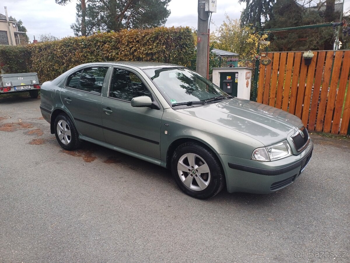 Benzínová Škoda Octavia 1.6.. klima
