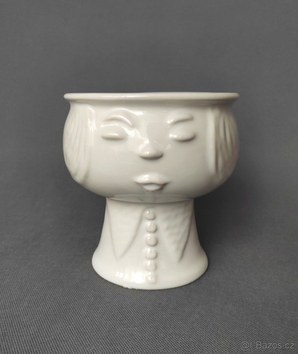 Nádherná keramická váza nebo květináč ve tvaru hlavy