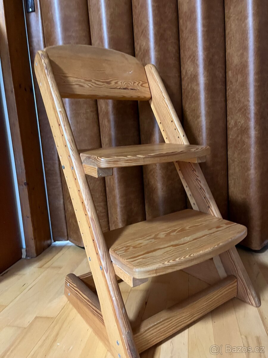 Rostoucí dětská židle z masivu