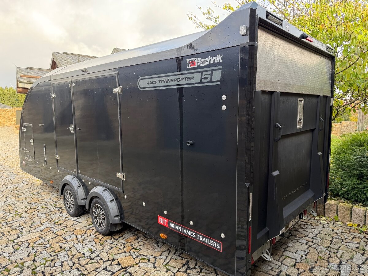 Uzavřený autopřepravník Brian James Trailers Race 5
