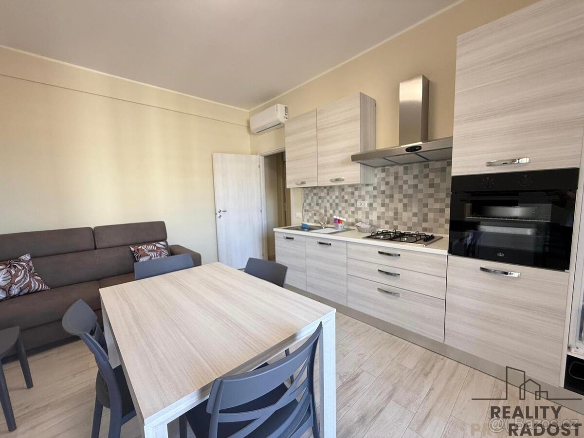Moderní 4+kk apartmán s terasou – Viale Europa 70, Montesilv