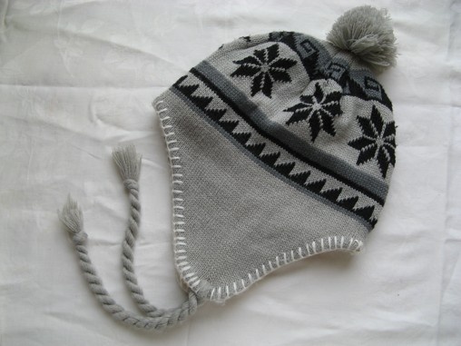 čepice se vzorem zateplená