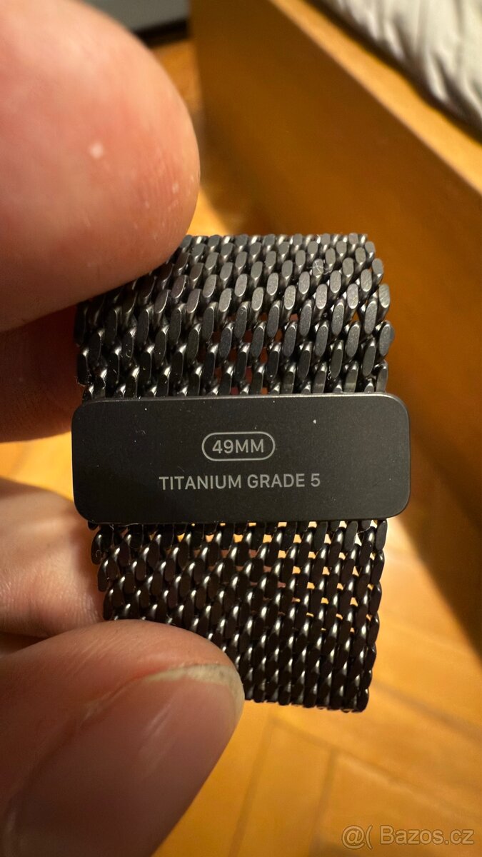 Apple Watch 49/46/45/44mm milánský tah Černý titan
