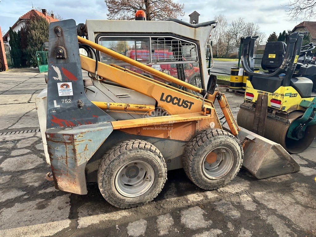 nakladač LOCUST 752