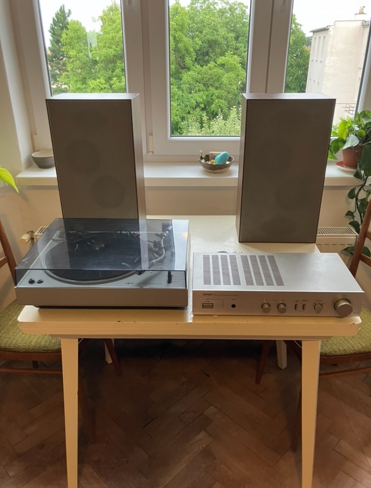 Kompletní gramofonová sada souprava ( AKAI AP-001C + Denon)