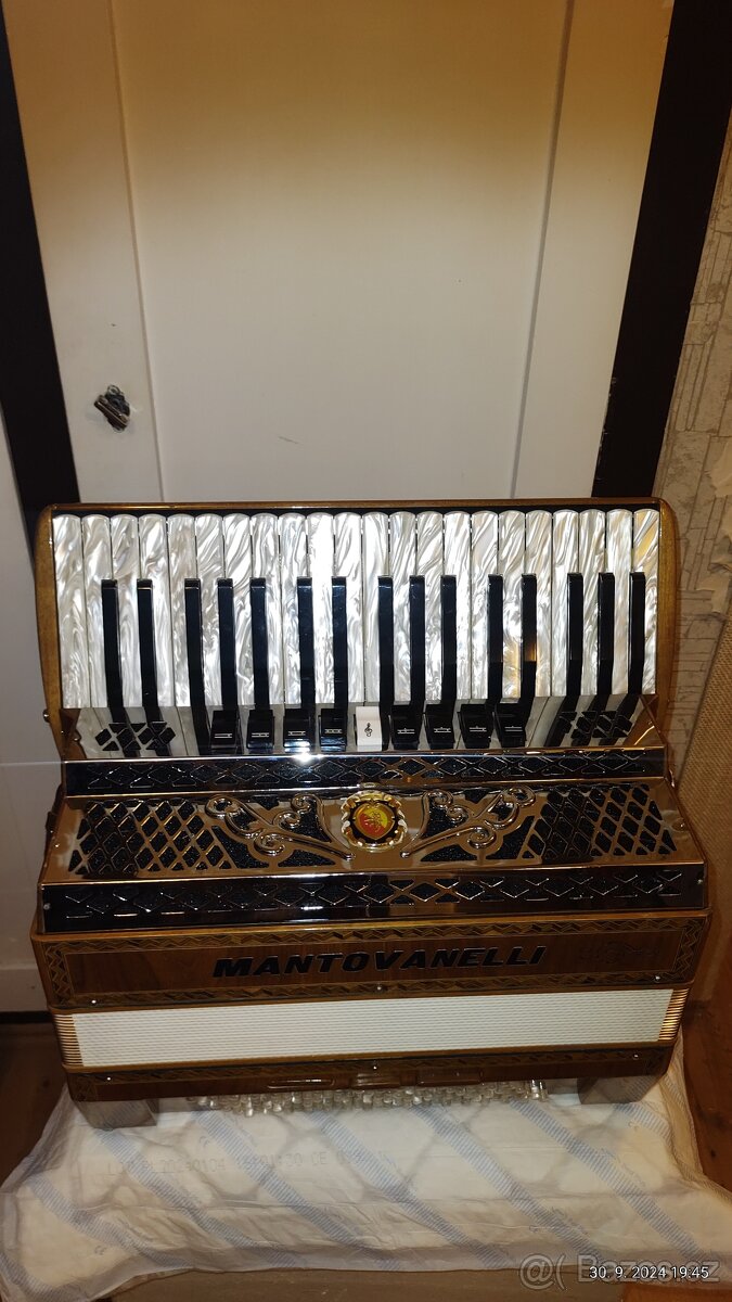 Prodám akordeon Mantovanelli