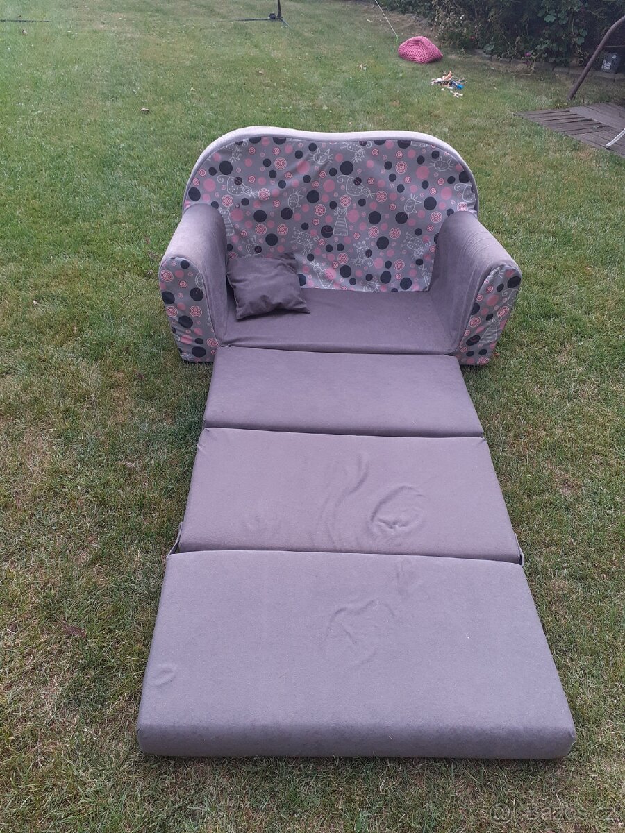 Dětský gauč. Dětská sedačka