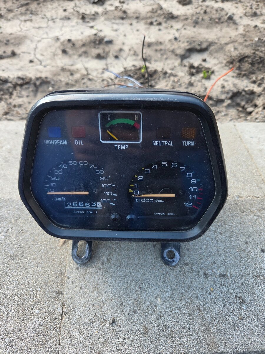 Suzuki rg 80 tachometr