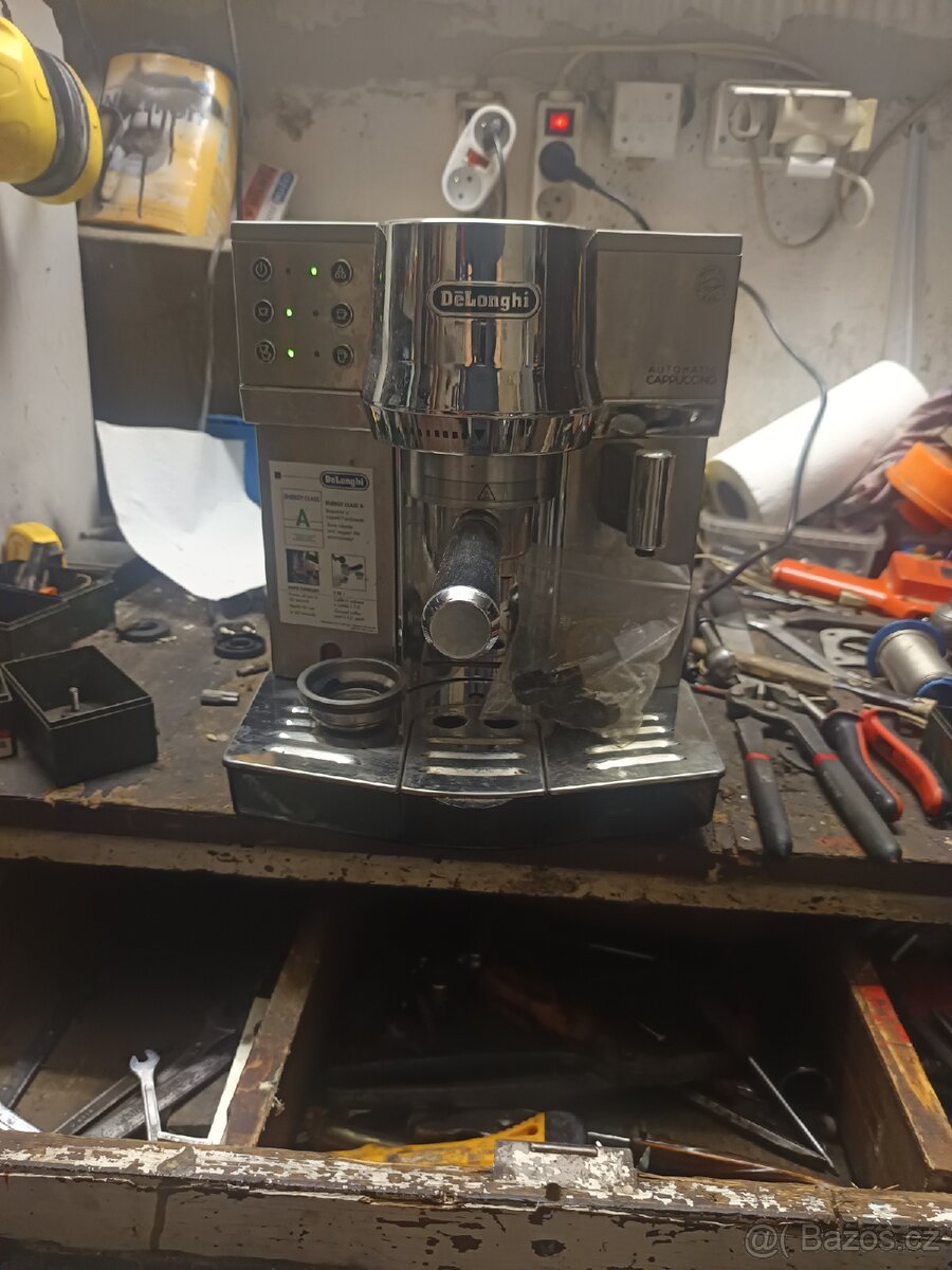 Kavovar delonghi ec850.m