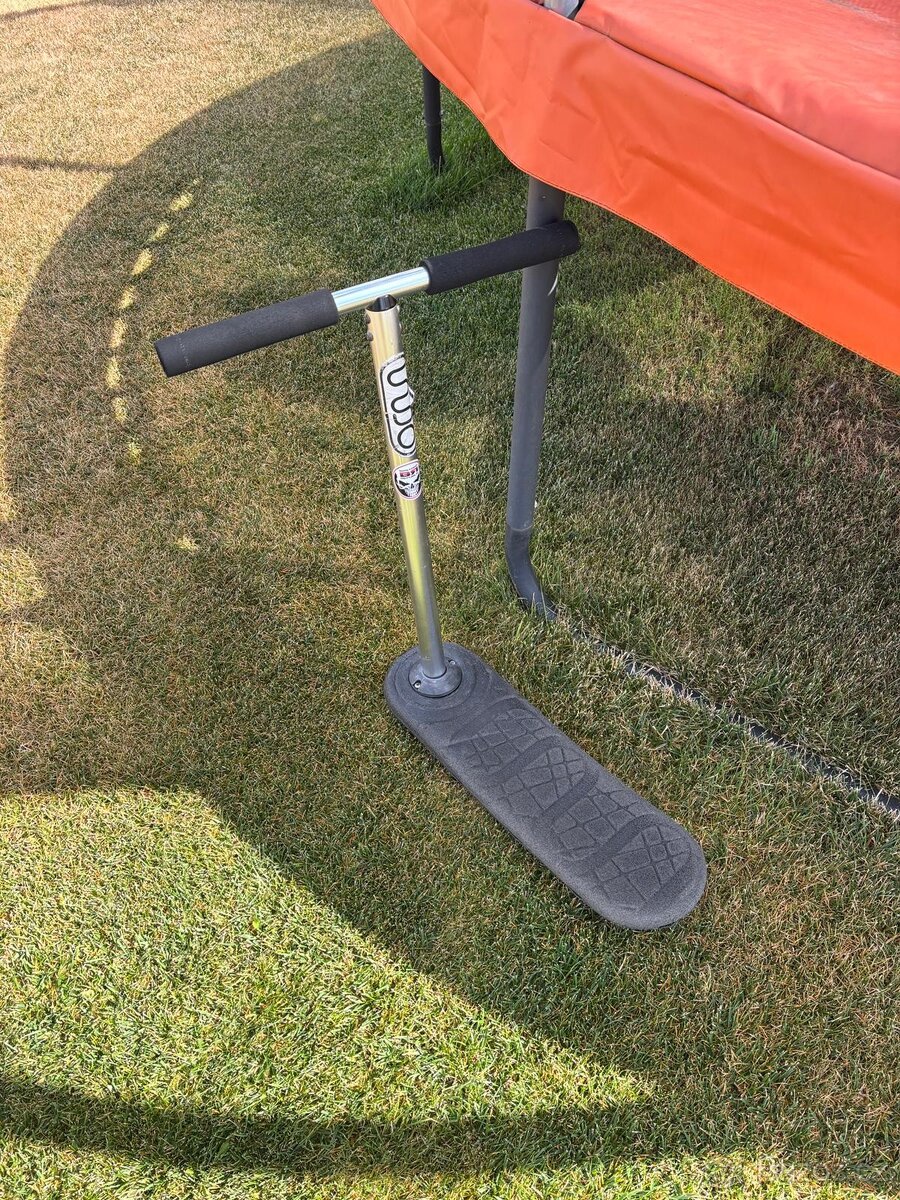 Indo Bug trampolínová koloběžka