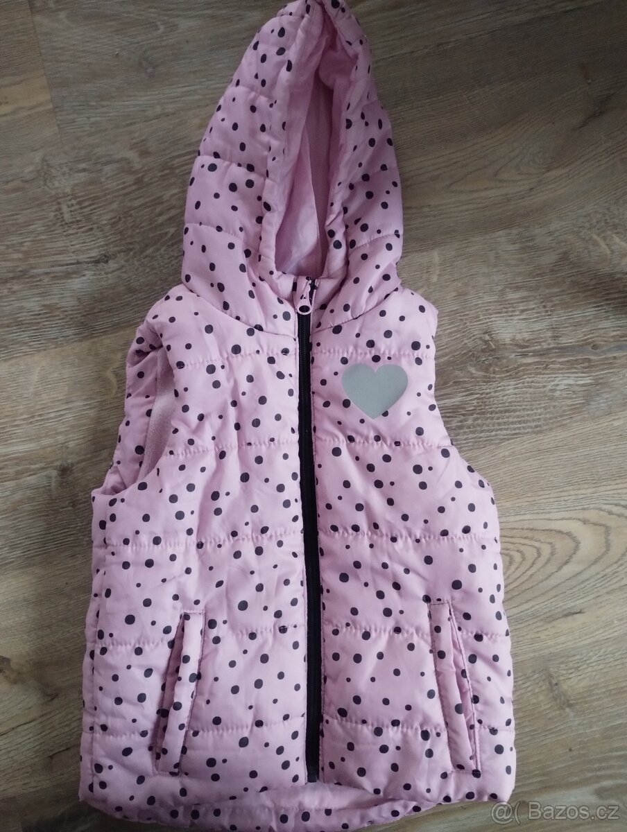 Nová dívčí vesta, vel. 110