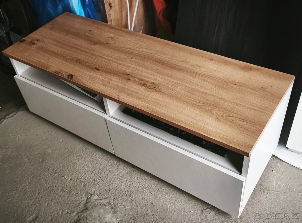 Skříňka pod televizi