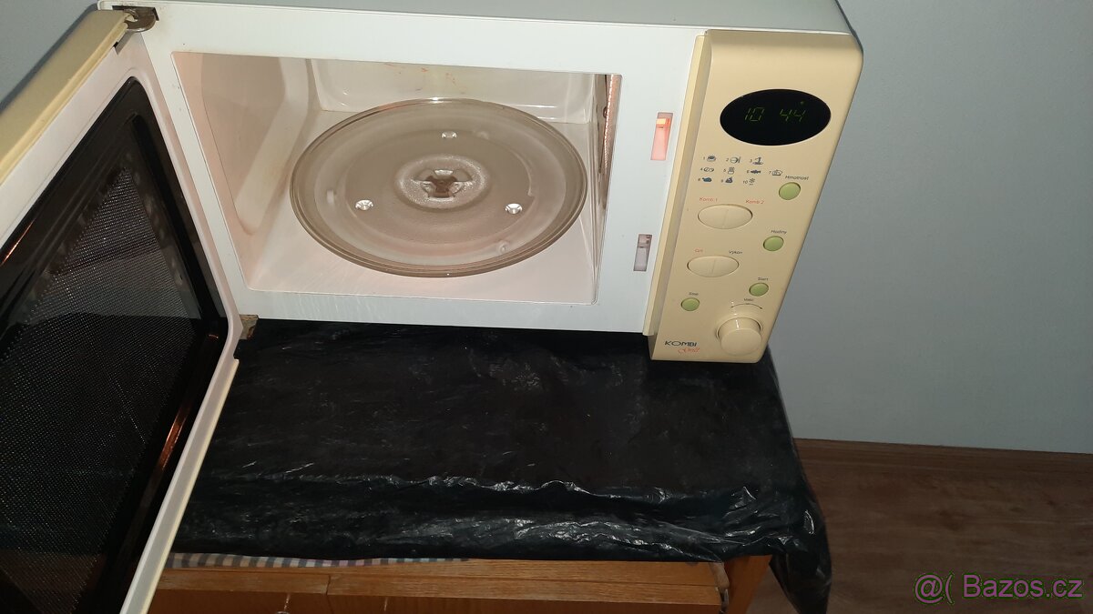 Mikrovlnná trouba
