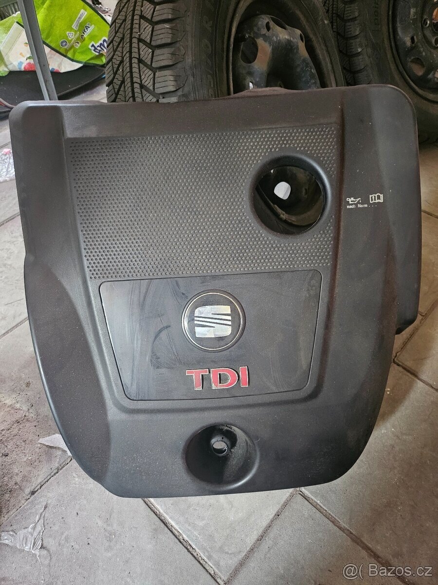 Seat Leon TDI kryt motoru