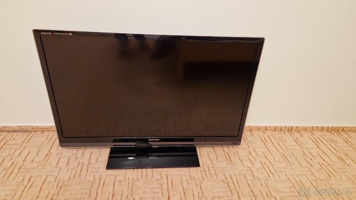 LCD 40" TV SHARP AQUOS LC40LE830E + set top box
