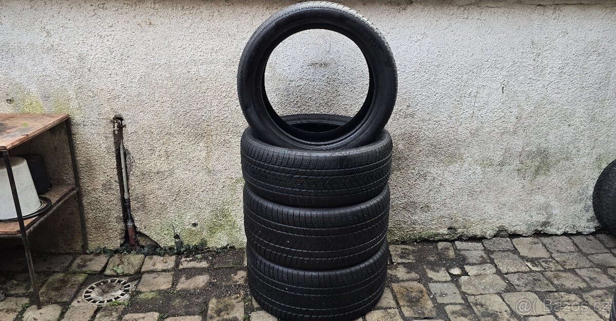325/40/22 Pirelli - zimní - pošlu poštou 952.