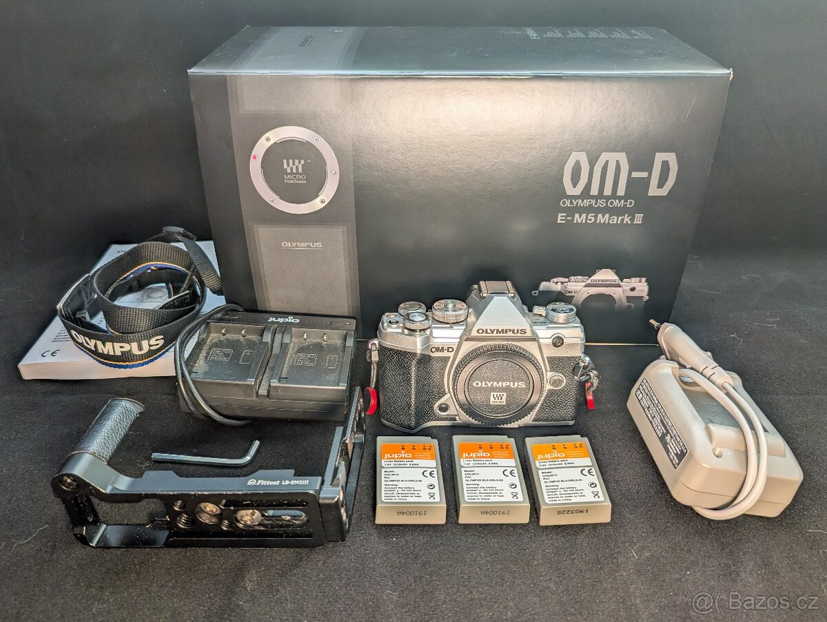 Olympus OM-D E-M5 Mark III + příslušenství