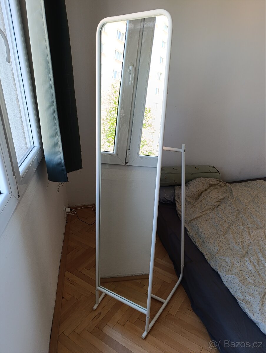zrcadlo z IKEA - KNAPPER
