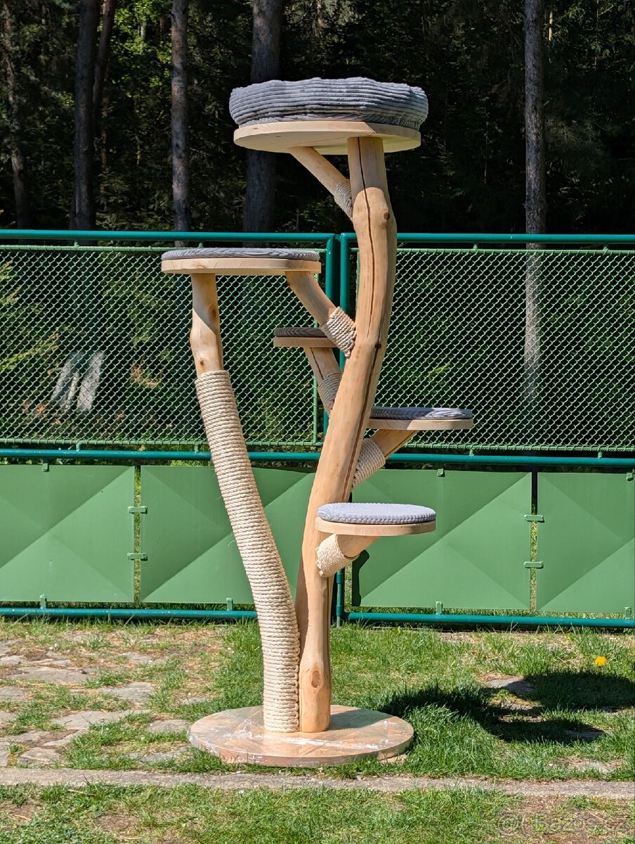 Kočičí strom / škrabadlo