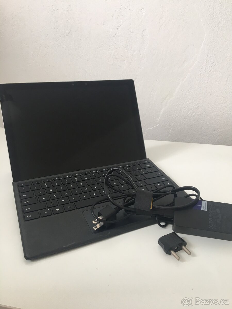 NEFUNKČNÍ Microsoft Surface pro 4 i7 6650u 16gb/256gb