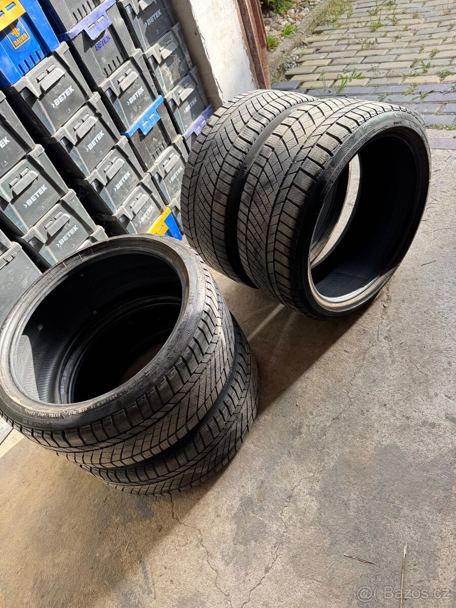 Continental 245/35 R19 zimní