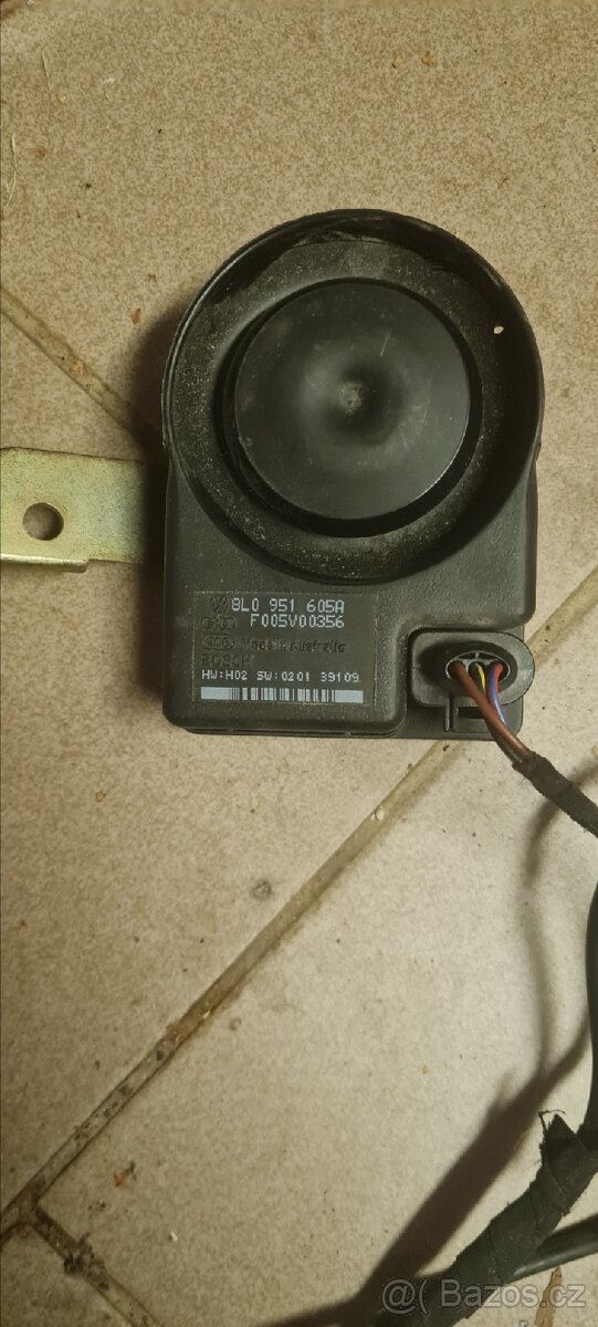 siréna alarmu AUDI A4 B6 B7 A3 8L0951605A
