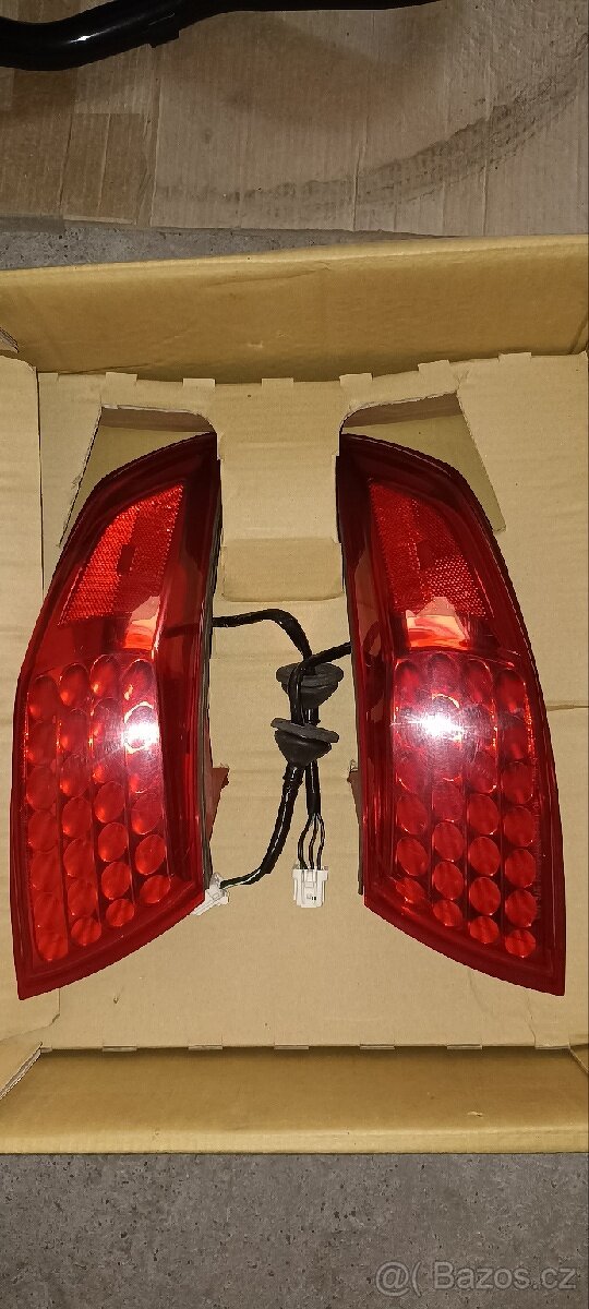 Světla Infiniti FX 45