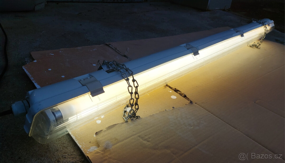 Zářivka 120cm