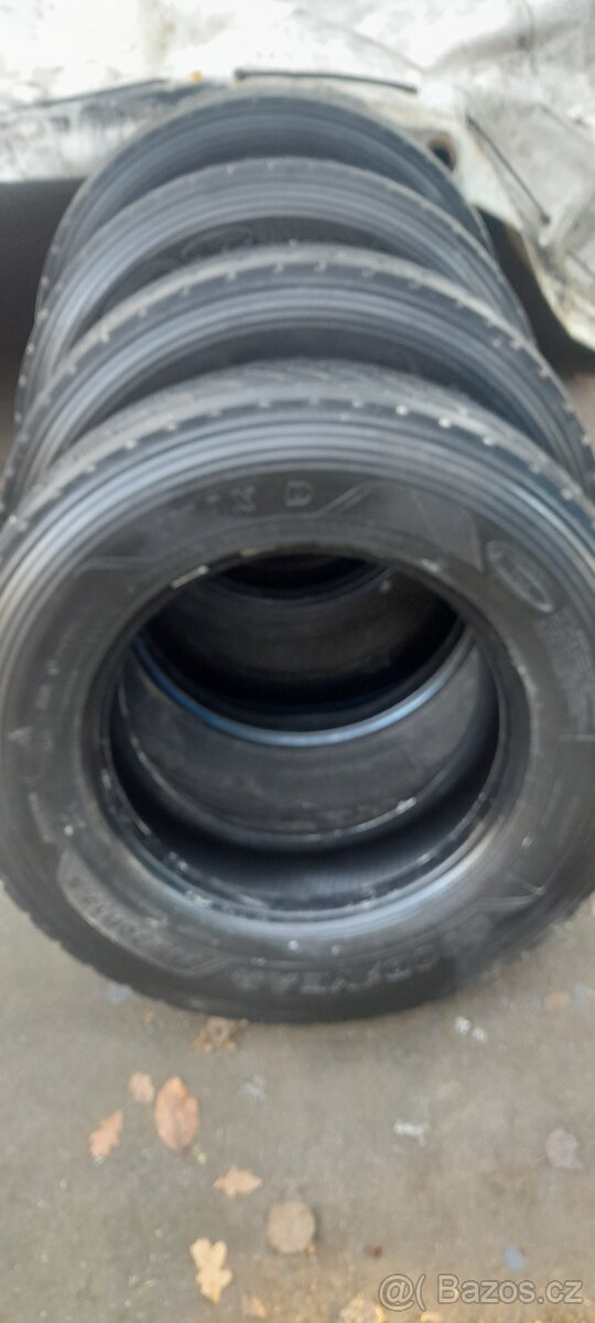 Pneu 245/70 R17,5 Good Year 4 kus