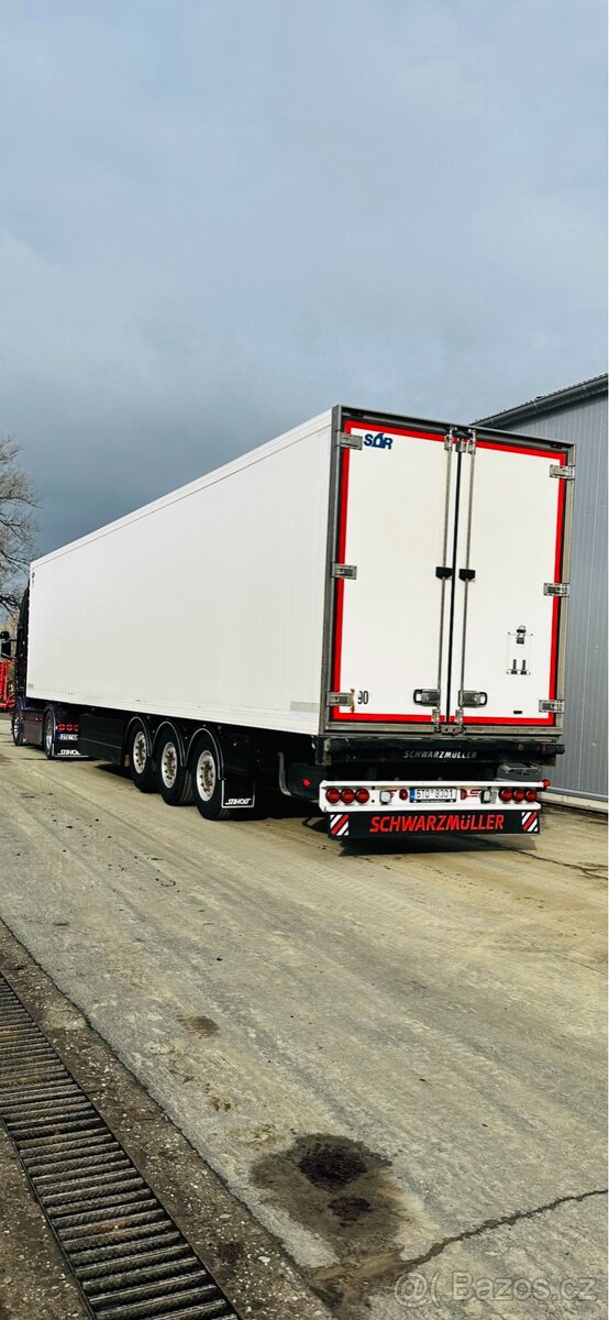 Frigo Schwarzmuller Carrier 1300