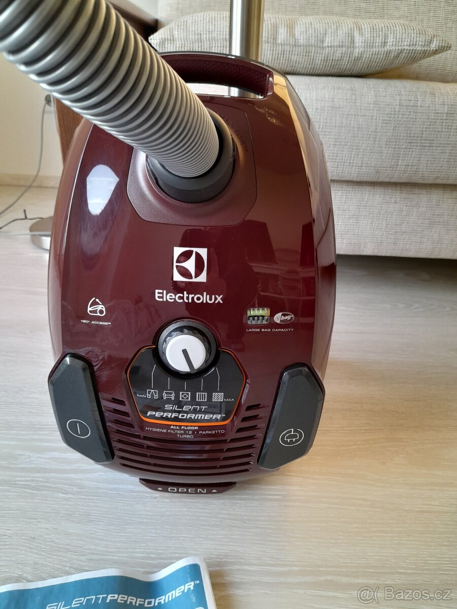 Vysavač ELEKTORLUX SILENT