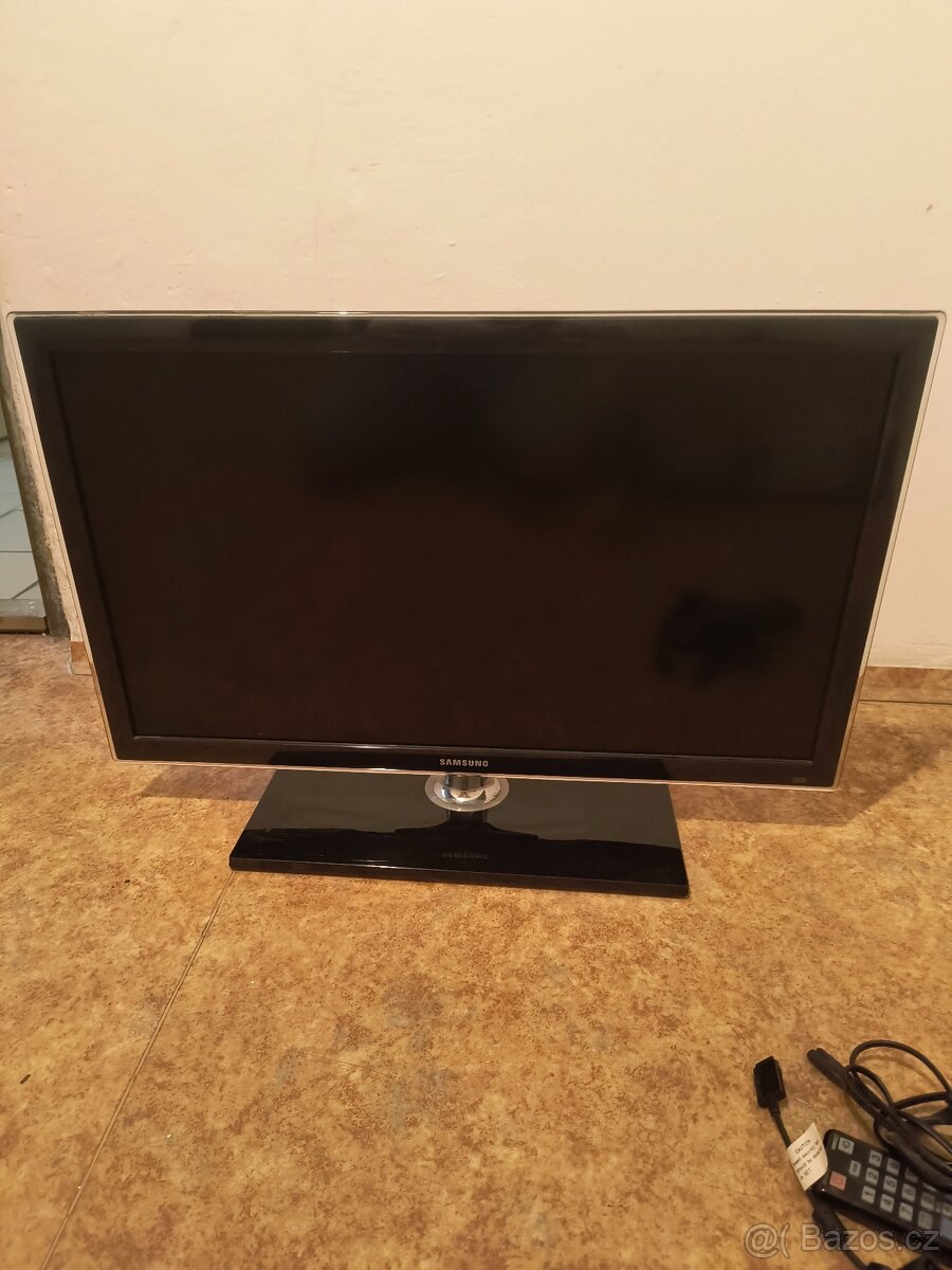 LCD televize