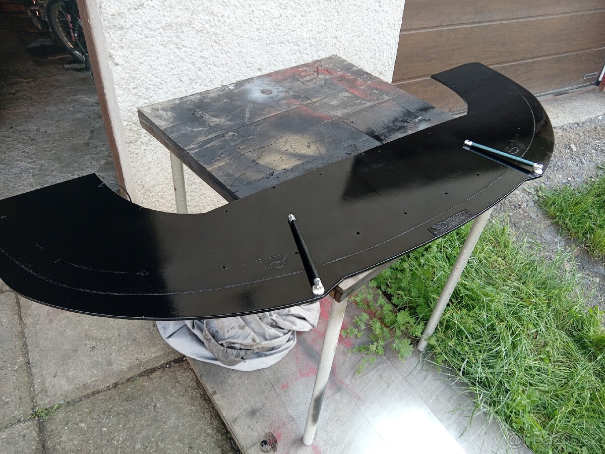 Přední splitter lízátko lipo Maxton