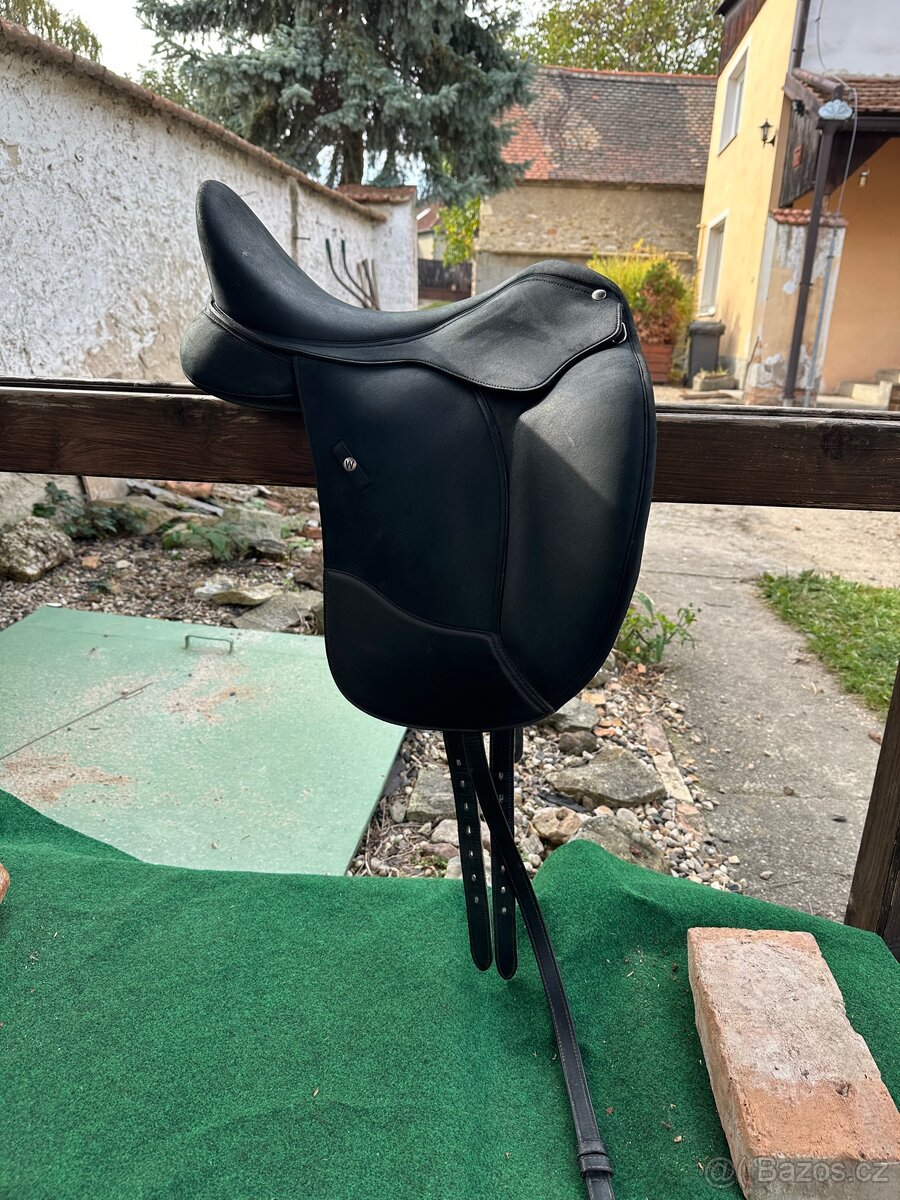 Sedlo drezurní Wintec 17